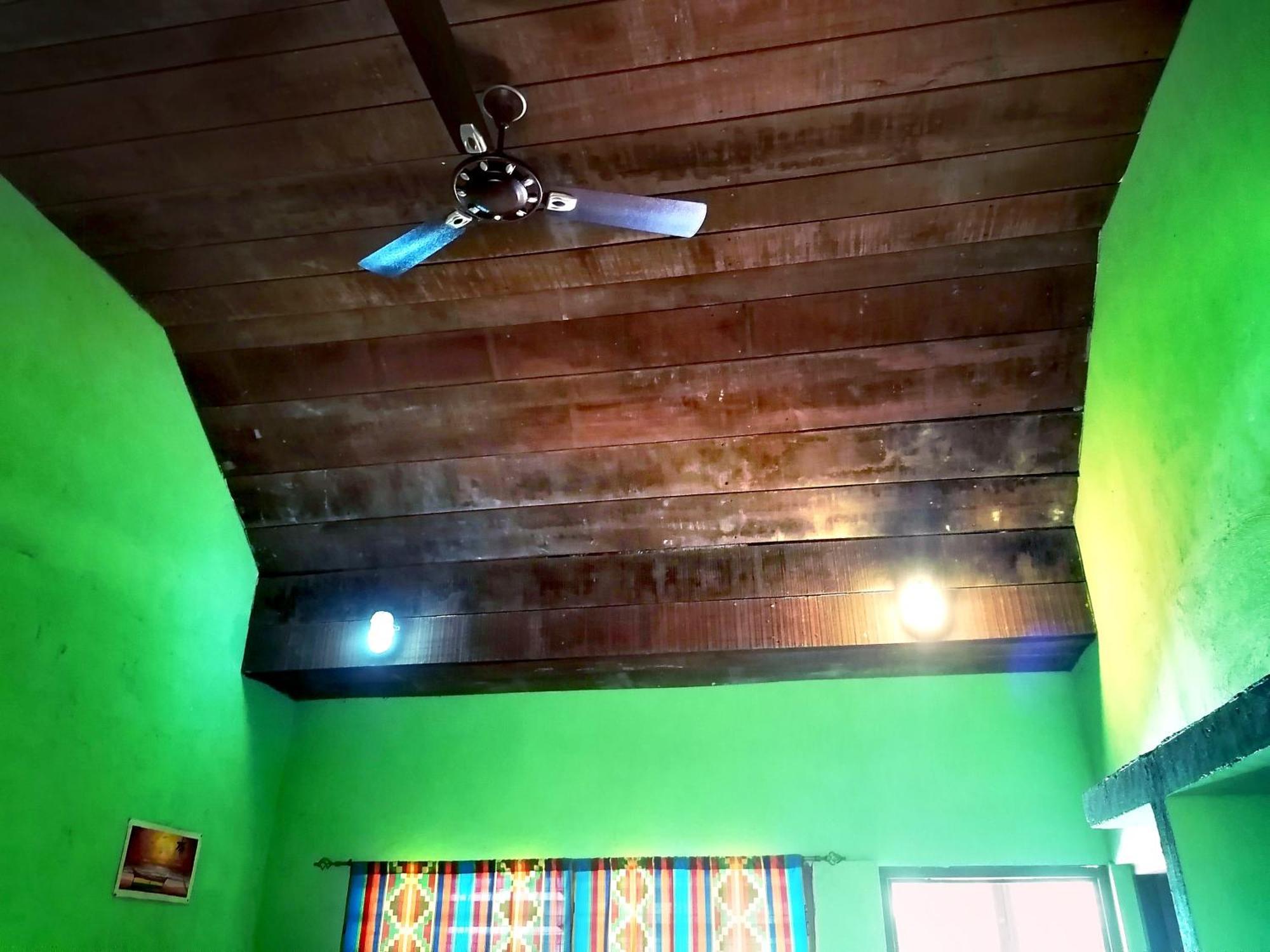 Scorpion Hill Lodge Busua Стая снимка